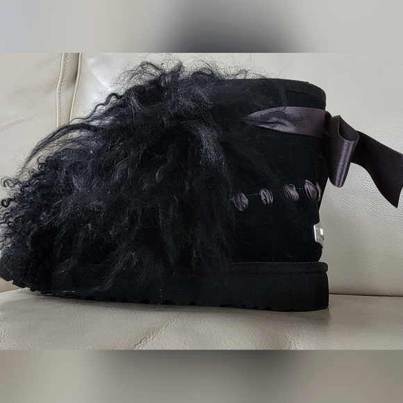 Ugg Mini Mongolian Fluff Bow Boots 100% Wool - Picture 5 of 9